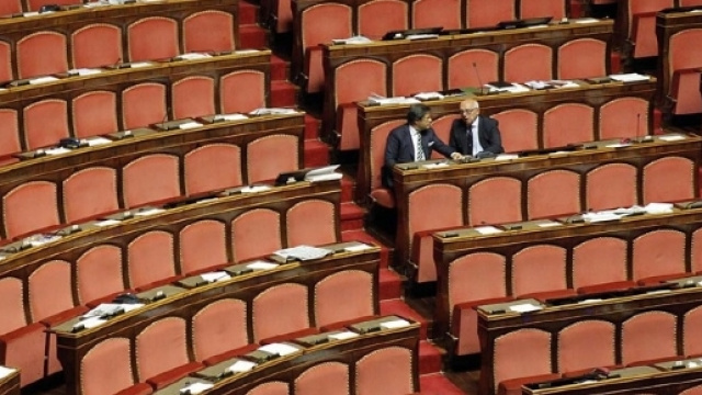 C'è davvero qualcuno che lavora in Parlamento?