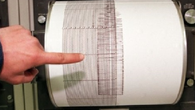La scossa di terremoto si &egrave; registrata alle 7.41 di domenica.