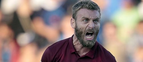 De Rossi si scusa «Dovevo evitare». Il romanista e l'insulto a ... - giornalesm.com