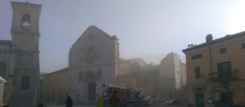 Norcia, crollata la basilica di San Benedetto