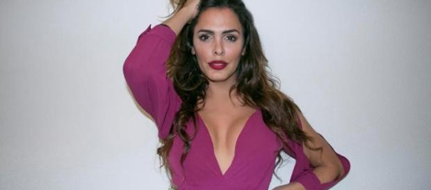 Amor é transexual e é esse o segredo que guarda. Amor é transexual e é esse o segredo que guarda.