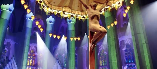 Imágenes de la Sagrada Familia en el videoclip de Mónica Naranjo. Imágenes de la Sagrada Familia en el videoclip de Mónica Naranjo.
