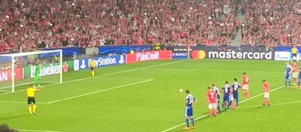 Primeiro penálti da partida, concretizado por Salvio. Primeiro penálti da partida, concretizado por Salvio.