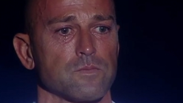 Gf Vip, Bettarini riceve una lettera del figlio e si commuove - today.it