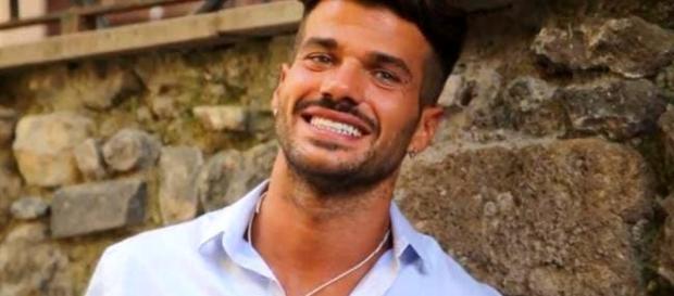 Claudio Sona: ancora dubbi sulla sua vita sentimentale - today.it Claudio Sona: ancora dubbi sulla sua vita sentimentale - today.it