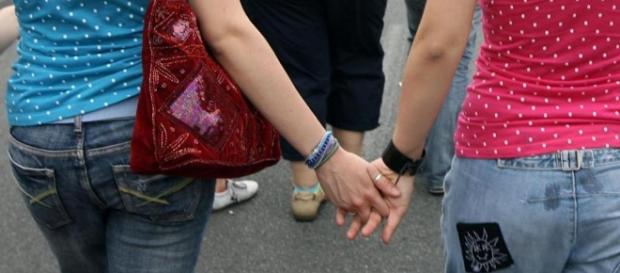 Genitori prendono a pugni la fidanzata della figlia - La Stampa - lastampa.it Genitori prendono a pugni la fidanzata della figlia - La Stampa - lastampa.it