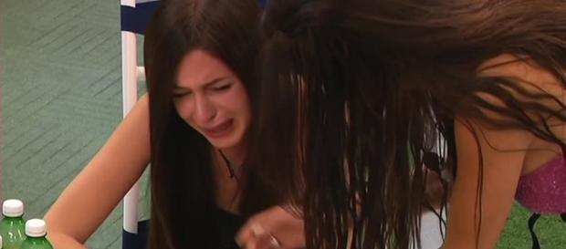 Grande Fratello Vip: Giulia De Lellis contro le Mosetti. Grande Fratello Vip: Giulia De Lellis contro le Mosetti.