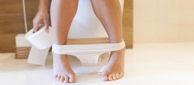 Homens e mulheres devem urinar logo após a relação sexual Homens e mulheres devem urinar logo após a relação sexual