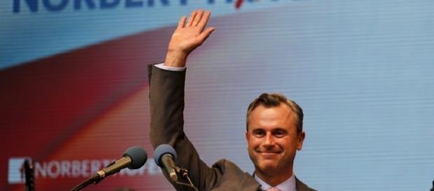 Il candidato presidente dell'ultradestra austriaca, Norbert Hofer Il candidato presidente dell'ultradestra austriaca, Norbert Hofer