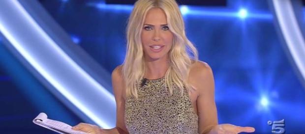 Ilary Blasi durante la conduzione del Grande Fratello VIP Ilary Blasi durante la conduzione del Grande Fratello VIP