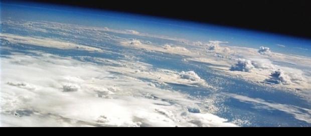 Imagem da atmosfera terrestre vista do espaço Imagem da atmosfera terrestre vista do espaço