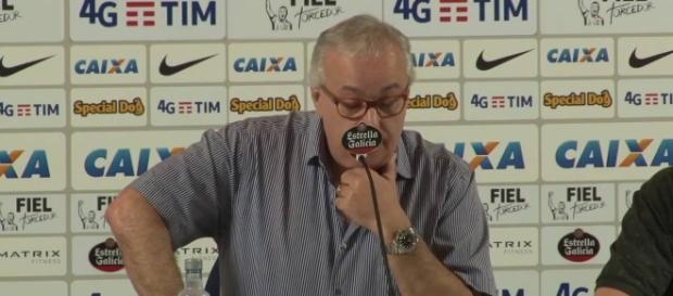 O Corinthians continua procurando um novo treinador para a equipe O Corinthians continua procurando um novo treinador para a equipe
