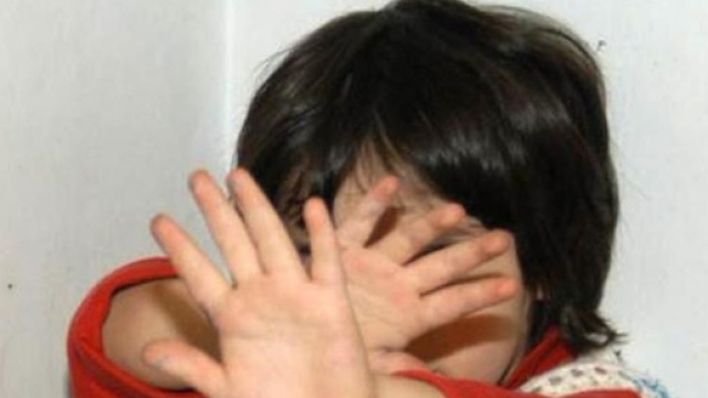 Abusi su bambini; ancora una storia di maltrattamenti