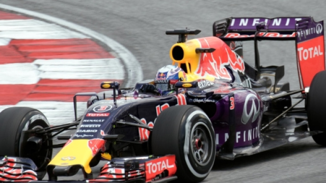 Ricciardo in Malesia: trionfo per la Red Bull!