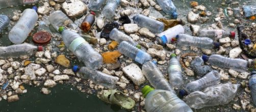 rifiuti plastici nei oceani e mari