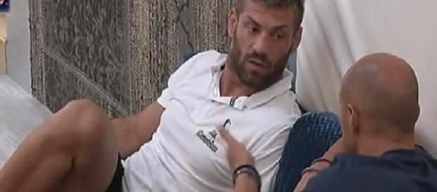 Clemente Russo e Stefano Bettarini: pettegolezzi tra uomini Clemente Russo e Stefano Bettarini: pettegolezzi tra uomini