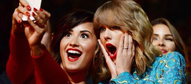 Demi Lovato contro Taylor Swift Demi Lovato contro Taylor Swift