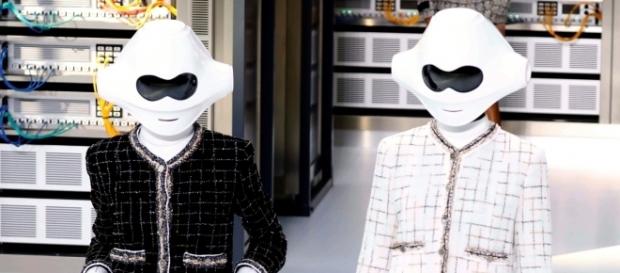 fashion-week-clins-d-oeil-high-tech-chez-chanel fashion-week-clins-d-oeil-high-tech-chez-chanel