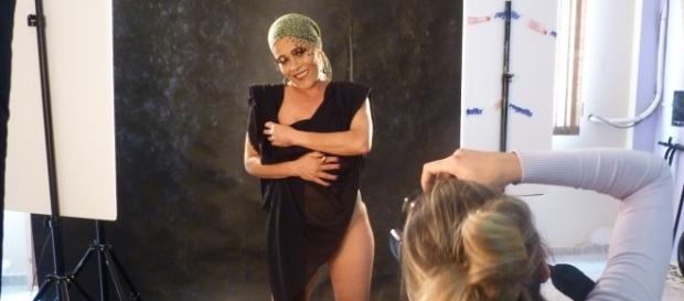 Jeronildes Rodrigues de Queiroz mostra que toda mulher é linda, com ou sem cabelo Jeronildes Rodrigues de Queiroz mostra que toda mulher é linda, com ou sem cabelo