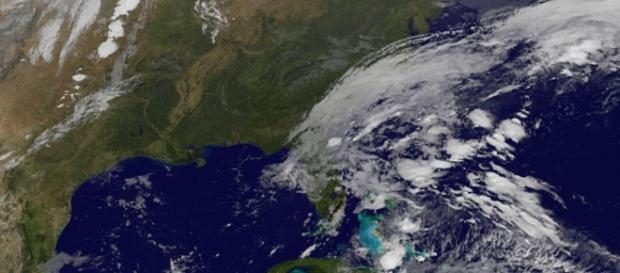 L'uragano Matthew stasera colpirà la Florida. L'uragano Matthew stasera colpirà la Florida.