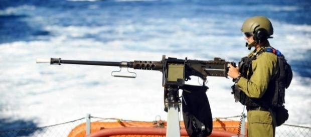 Les pirates israèliens ont commis une nouvelle attaque contre un bateau humanitaire Les pirates israèliens ont commis une nouvelle attaque contre un bateau humanitaire