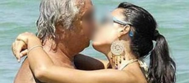 Mulher casa com rico e descobre que ele é seu avô Mulher casa com rico e descobre que ele é seu avô