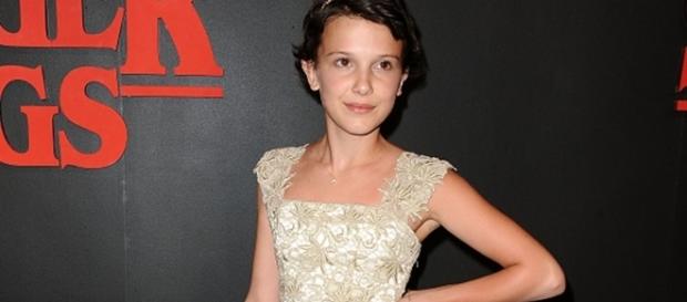 Robert Brown pede alto valor para as agências interessadas na carreira de Millie Bobby Brown Robert Brown pede alto valor para as agências interessadas na carreira de Millie Bobby Brown