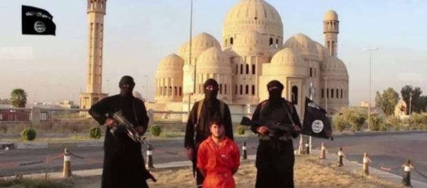 Un editor video rivela di aver realizzato filmati di propaganda attribuiti ai nemici per conto degli Stati Uniti (Foto di repertorio) Un editor video rivela di aver realizzato filmati di propaganda attribuiti ai nemici per conto degli Stati Uniti (Foto di repertorio)