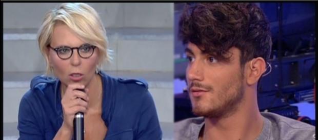 Uomini e Donne anticipazioni il brutto gesto di Riccardo Gismondi, l'ira di Maria De Filippi Uomini e Donne anticipazioni il brutto gesto di Riccardo Gismondi, l'ira di Maria De Filippi