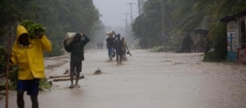 Uragano Matthew, scene apocalittiche ad Haiti, la Florida si avvicina