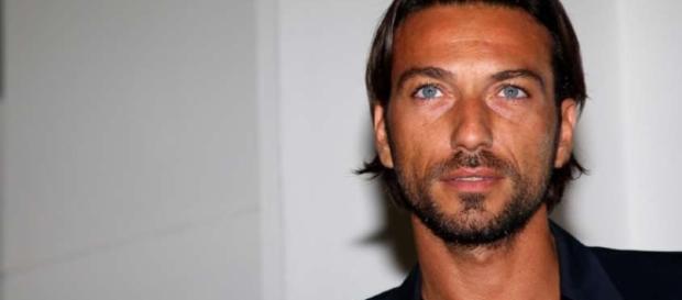 Costantino avrebbe fatto breccia nel cuore di Mariana Rodriguez: i due si rivedranno fuori dal "Grande Fratello Vip" Costantino avrebbe fatto breccia nel cuore di Mariana Rodriguez: i due si rivedranno fuori dal "Grande Fratello Vip"