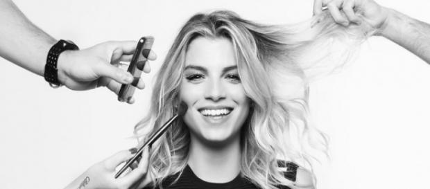 Gossip: Emma Marrone è single: con Stefano solo amici, con Briga rapporti di lavoro. Gossip: Emma Marrone è single: con Stefano solo amici, con Briga rapporti di lavoro.