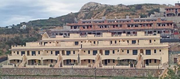 Il complesso turistico "Gioiello del Mare" Il complesso turistico "Gioiello del Mare"