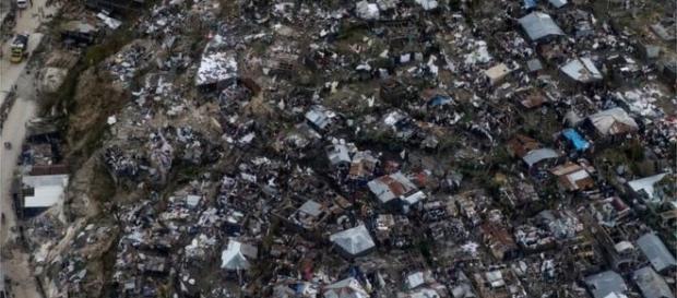Las imágenes aéreas muestran muchos hogares aplanadas en un pueblo en el sur de Haití Las imágenes aéreas muestran muchos hogares aplanadas en un pueblo en el sur de Haití