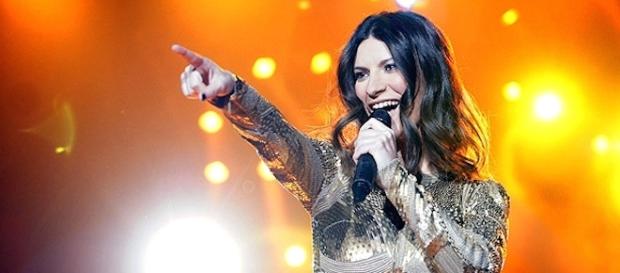 Laura Pausini: il suo tour europeo è slittato a metà ottobre. Laura Pausini: il suo tour europeo è slittato a metà ottobre.