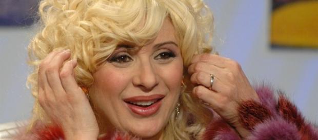 Tina Cipollari, da Uomini e donne a Pechino Express 2016 ... - vanityfair.it Tina Cipollari, da Uomini e donne a Pechino Express 2016 ... - vanityfair.it