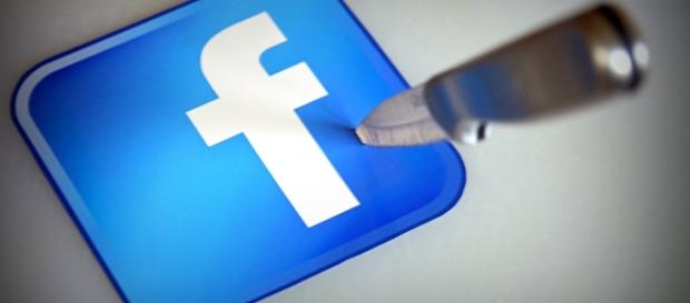 Un virus sur Facebook : Attention ! Ceci est un vrai Cheval de Troie ! Un virus sur Facebook : Attention ! Ceci est un vrai Cheval de Troie !