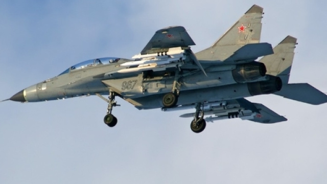 I cacciabombardieri russi si spingono vicino al golfo spagnolo e seminano il panico tra l'aviazione civile