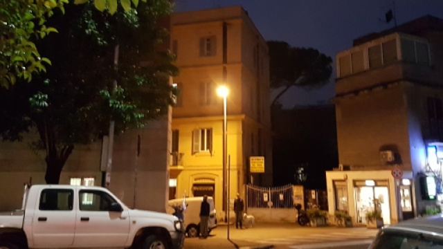 Via Prati della Farnesina resa carrabile verso Ponte Milvio