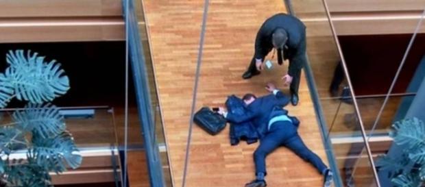 Deputado europeu de extrema direita é hospitalizado após brigar com colega Deputado europeu de extrema direita é hospitalizado após brigar com colega