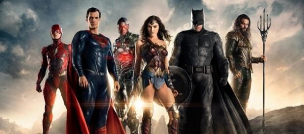 Grandes super-heróis da DC Comics estarão reunidos em "Liga da Justiça". Grandes super-heróis da DC Comics estarão reunidos em "Liga da Justiça".
