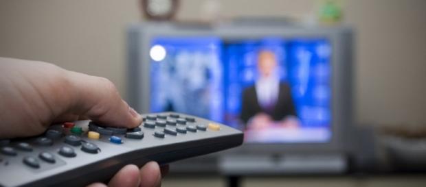 Guida Tv venerdì 7 ottobre 2016: palinsesto serale Rai e Mediaset Guida Tv venerdì 7 ottobre 2016: palinsesto serale Rai e Mediaset