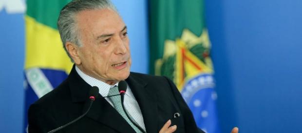 Michel Temer acredita que PEC é a solução para endividamento do país Michel Temer acredita que PEC é a solução para endividamento do país