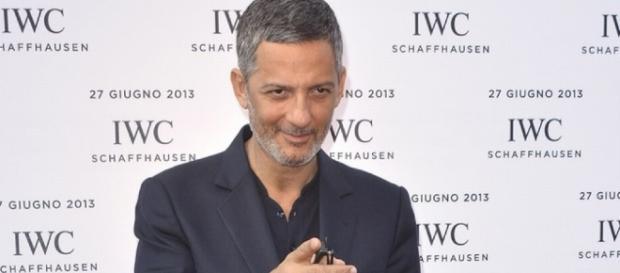 Rosario Fiorello torna alla grande con la sua "Edicola Fiore" Rosario Fiorello torna alla grande con la sua "Edicola Fiore"