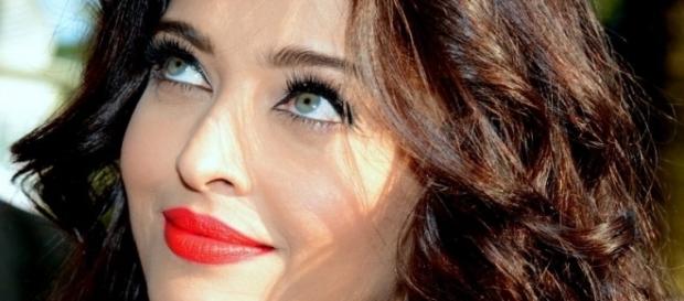 Aishwarya titled as Outstanding Woman Celebrity (Image source: en.wikipedia.org) Aishwarya titled as Outstanding Woman Celebrity (Image source: en.wikipedia.org)