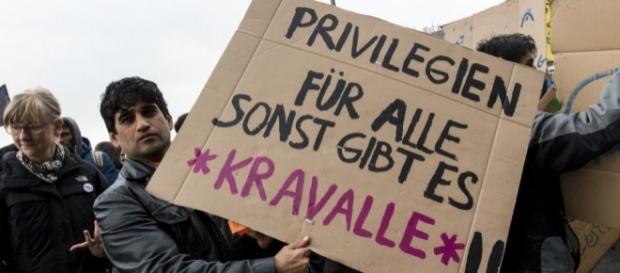 Anti-Abschiebungskundgebung in Hamburg – JUNGE FREIHEIT - jungefreiheit.de Anti-Abschiebungskundgebung in Hamburg – JUNGE FREIHEIT - jungefreiheit.de