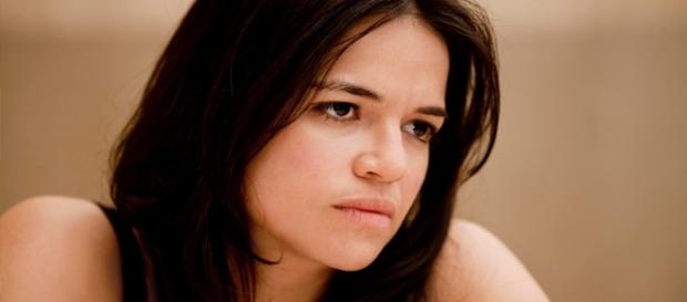 Milchelle Rodriguez fala sobre possível retorno de personagem de Paul Walker Milchelle Rodriguez fala sobre possível retorno de personagem de Paul Walker