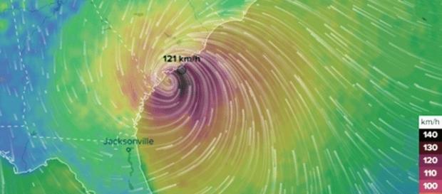 Rafales au-dessus de 132 kmh à la frontière entre Géorgie et NC, cette nuit. L'ouragan Matthew faiblit, mais peu... Rafales au-dessus de 132 kmh à la frontière entre Géorgie et NC, cette nuit. L'ouragan Matthew faiblit, mais peu...