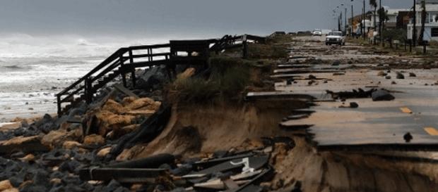 Une image parmi les milliers d'autres des dégâts de l'ouragan Matthew sur quatre États étasuniens Une image parmi les milliers d'autres des dégâts de l'ouragan Matthew sur quatre États étasuniens