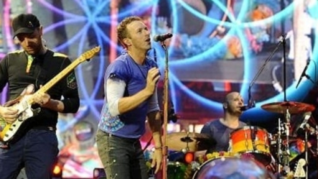 Coldplay, biglietti truffa per un ipotetico concerto a Milano - today.it